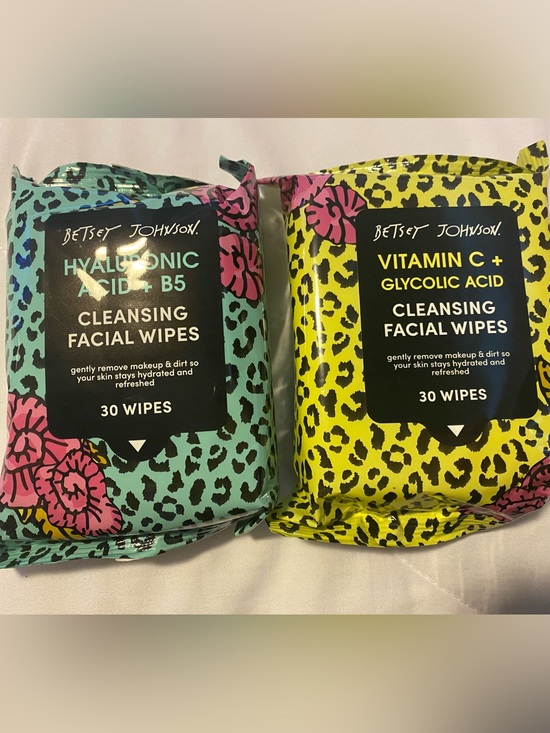 Betsey Johnson Other - 2 Betsey Johnson Facial Wipes Hyaluronic Acid + B5